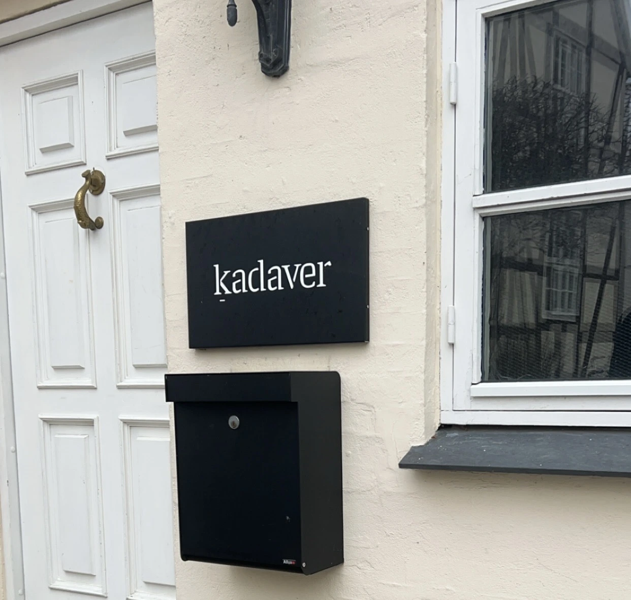 billede til hero-sektionen af Kadaver's 'om os'-side